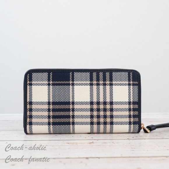 NWT Coach C8680 Dempsey Phone Wallet With Garden Plaid Print And Coach Patch - Picture 3 of 9